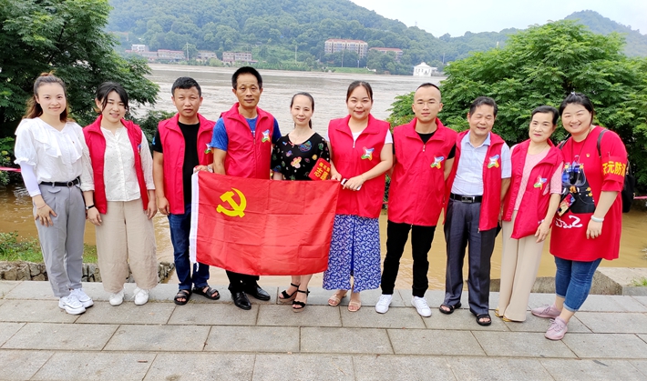 風雨中彰顯責任擔當